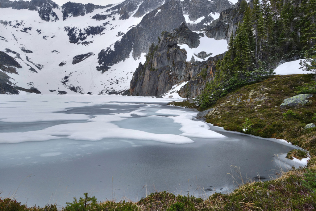 Viola Lake, Viola Lake Trail